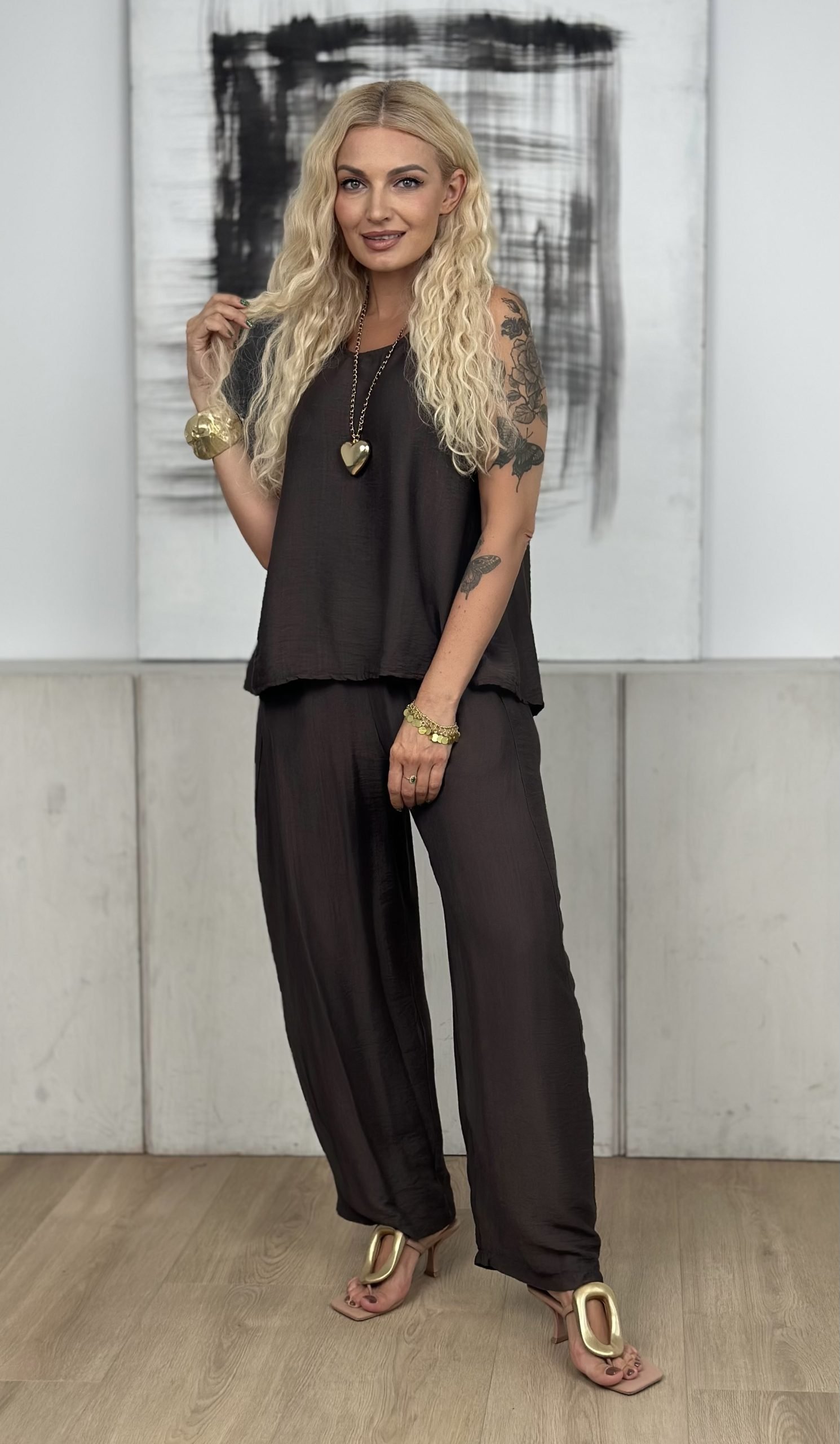 Šokolado spalvos viskozinis kostiumėlis - Image 3