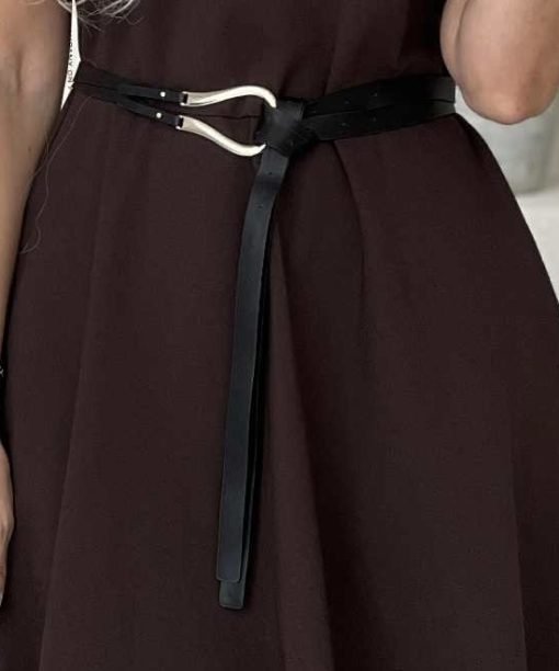 Dirželis su aukso spalvos pasagėle