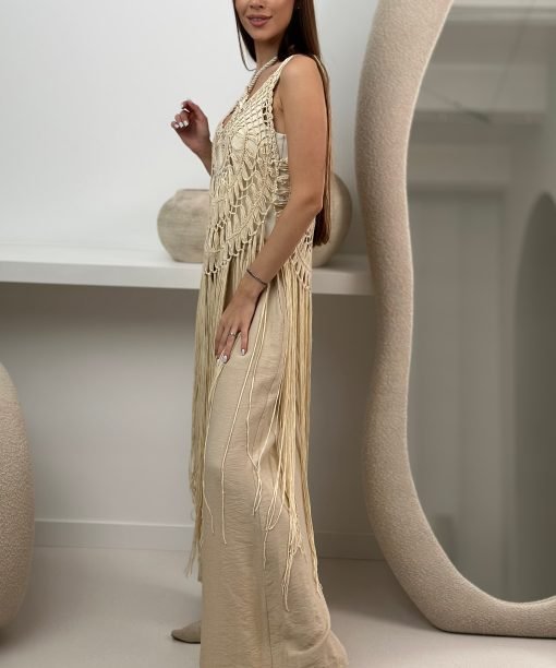 Alternative view of Pudros spalvos palaidinė su kutais