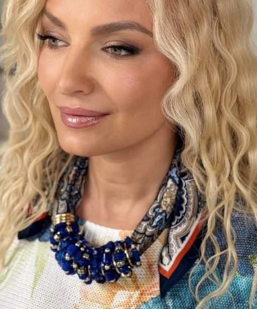 Kaklo papuošalas "Žiedai iš kristaliukų, skarelė", mėlyna